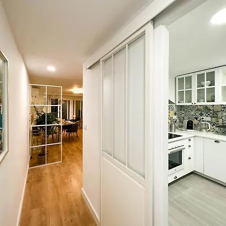 Creatividad Y Personalidad En Centro De Apartment Alicante