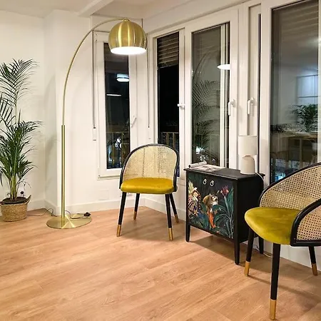 Creatividad Y Personalidad En Centro De Apartment Alicante