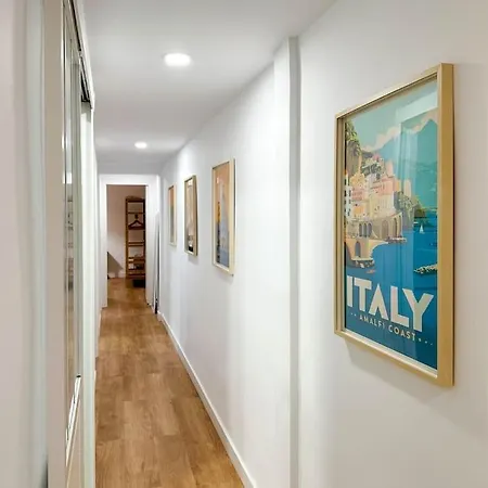Creatividad Y Personalidad En Centro De Apartment Alicante