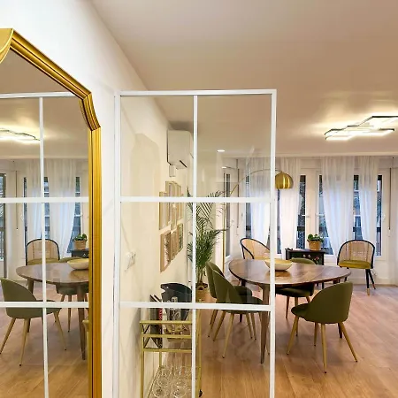 Creatividad Y Personalidad En Centro De Apartment Alicante