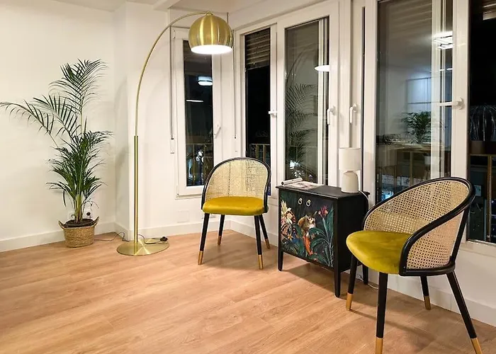 Creatividad Y Personalidad En Centro De Apartament Alicante