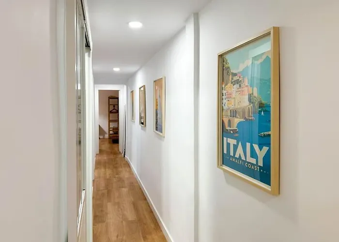 Creatividad Y Personalidad En Centro De Apartament Alicante