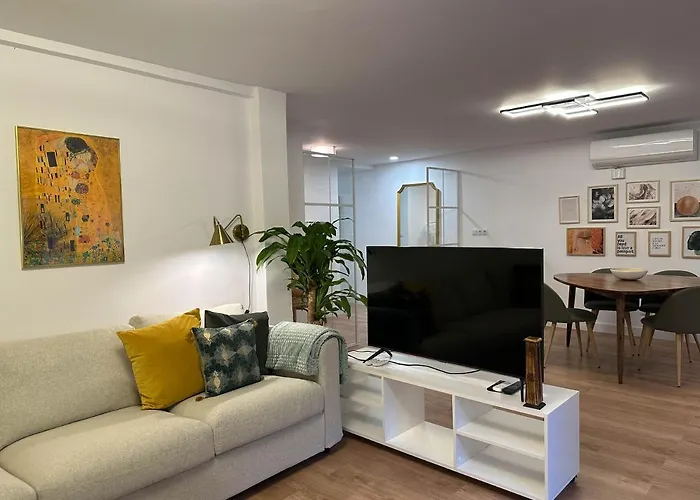 Creatividad Y Personalidad En Centro De Apartament Alicante