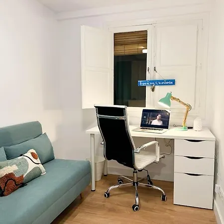 Creatividad Y Personalidad En Centro De Apartment